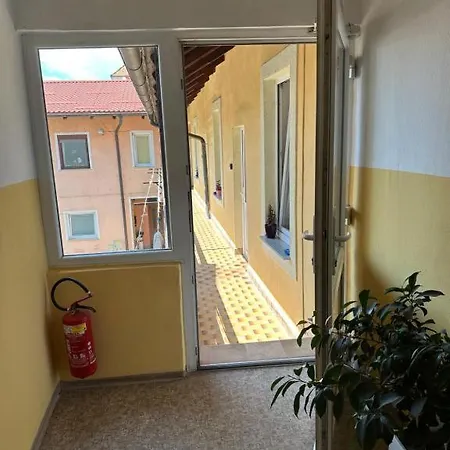 Soba Za Nocitev Za Eno Osebo Casa de hóspedes *