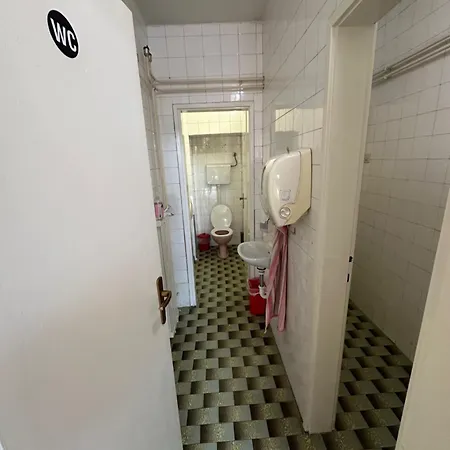 Soba Za Nocitev Za Eno Osebo Casa de hóspedes